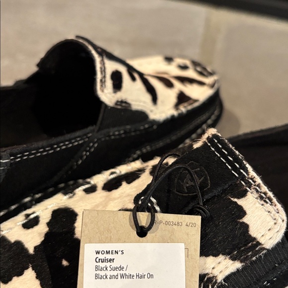 Ariat Cruiser Black Suede Black & White Hair On - Picture 9 of 10